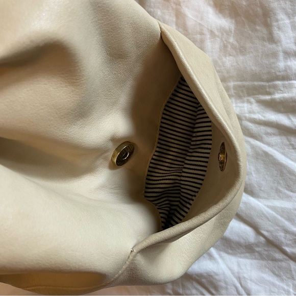 SOLD Erin Templeton Handmade Leather Purse - Picture 6 of 9